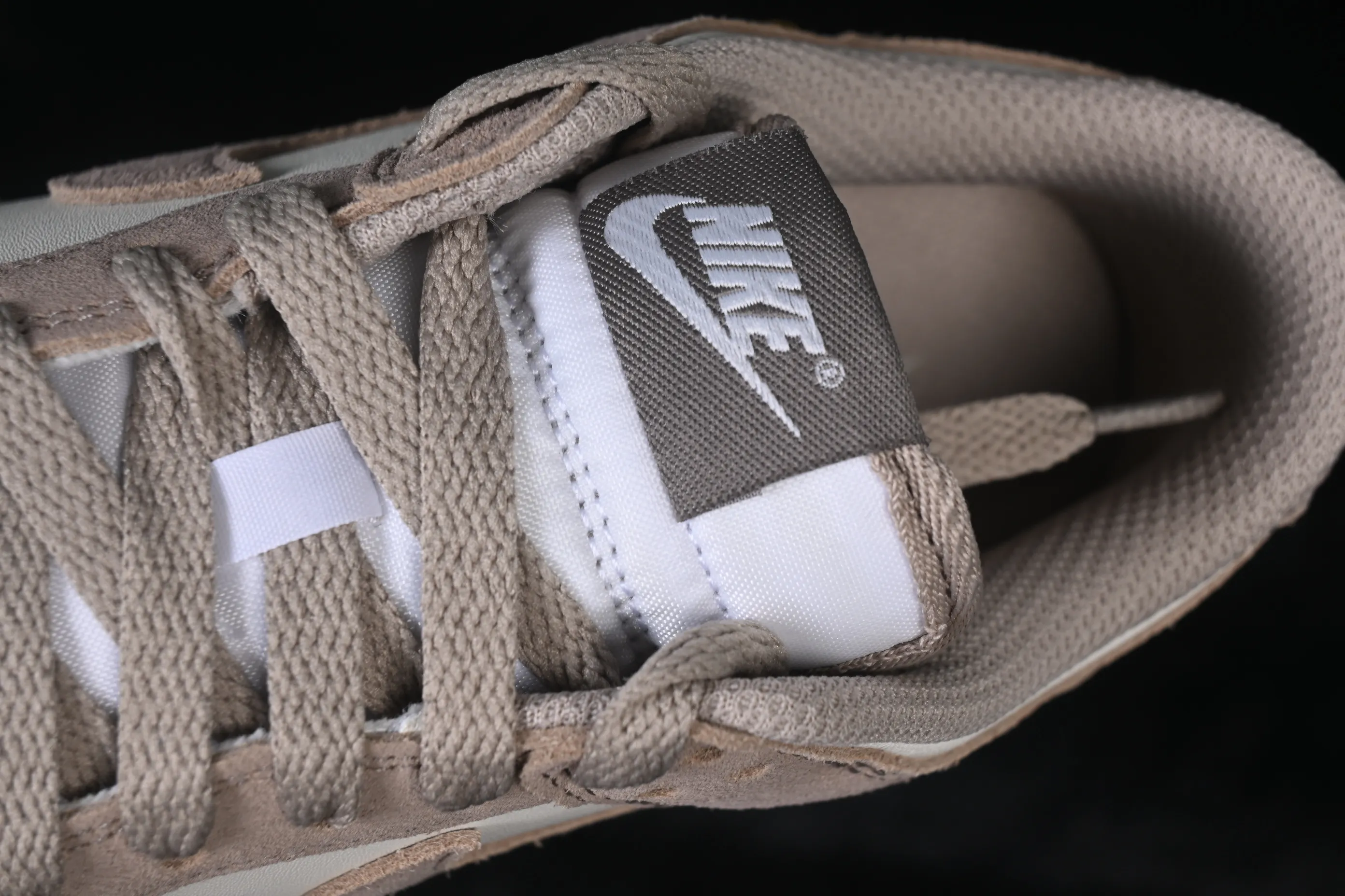 All Categories Nk SB Dunk Series Nk SB Dunk Low Low-top sneakers Nike SB Dunk Low Year of the Horse Gray White Low-top casual sneakers IB4417-105